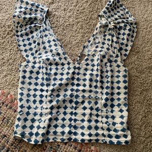 White and blue Madewell zip up top. Size 0.